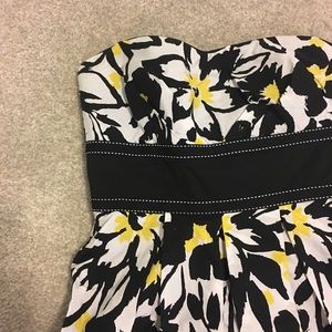 Juniors Black and Yellow Sweetheart Neckline Dress